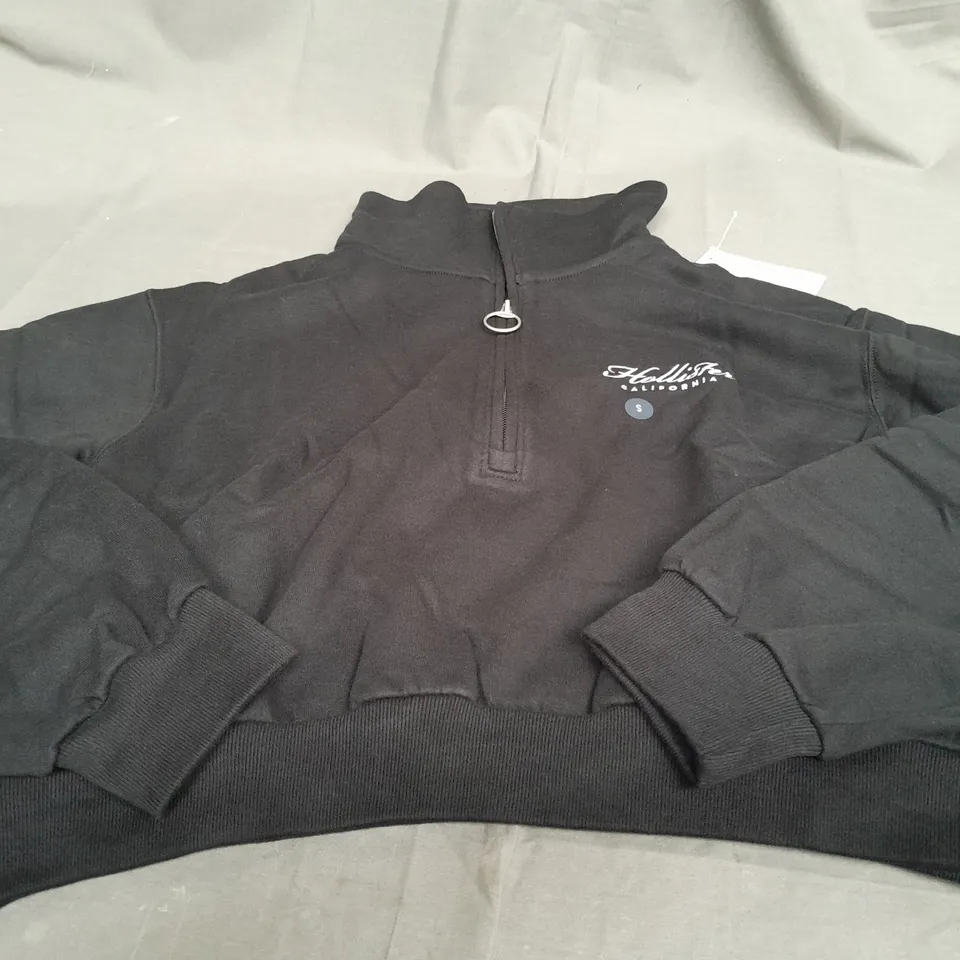 HOLLISTER BLACK CROPPED QUARTER ZIP - SMALL