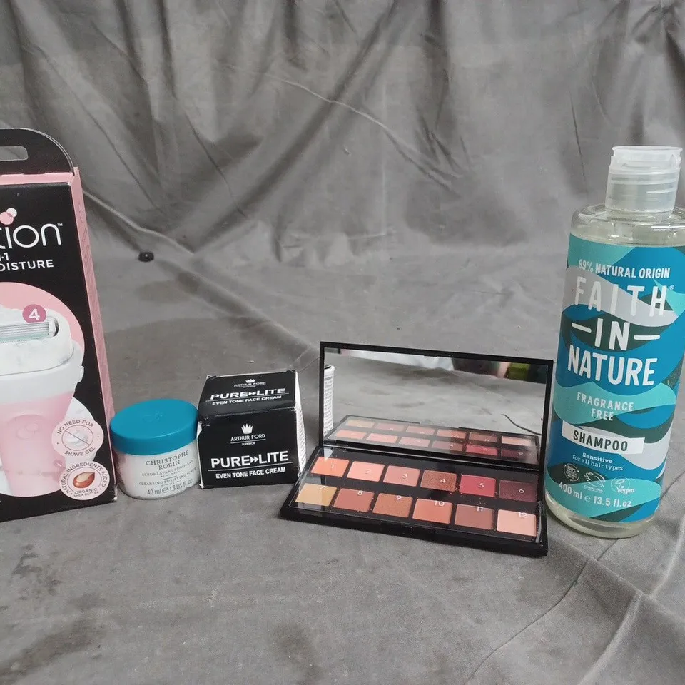 APPROXIMATEY 20 HEALTH AND BEAUTY PRODUCTS TO INCLUDE SLEEK EYESHADOW PALETTE, FAITH IN NATURE SHAMPOO AND INTUITION RAZOR