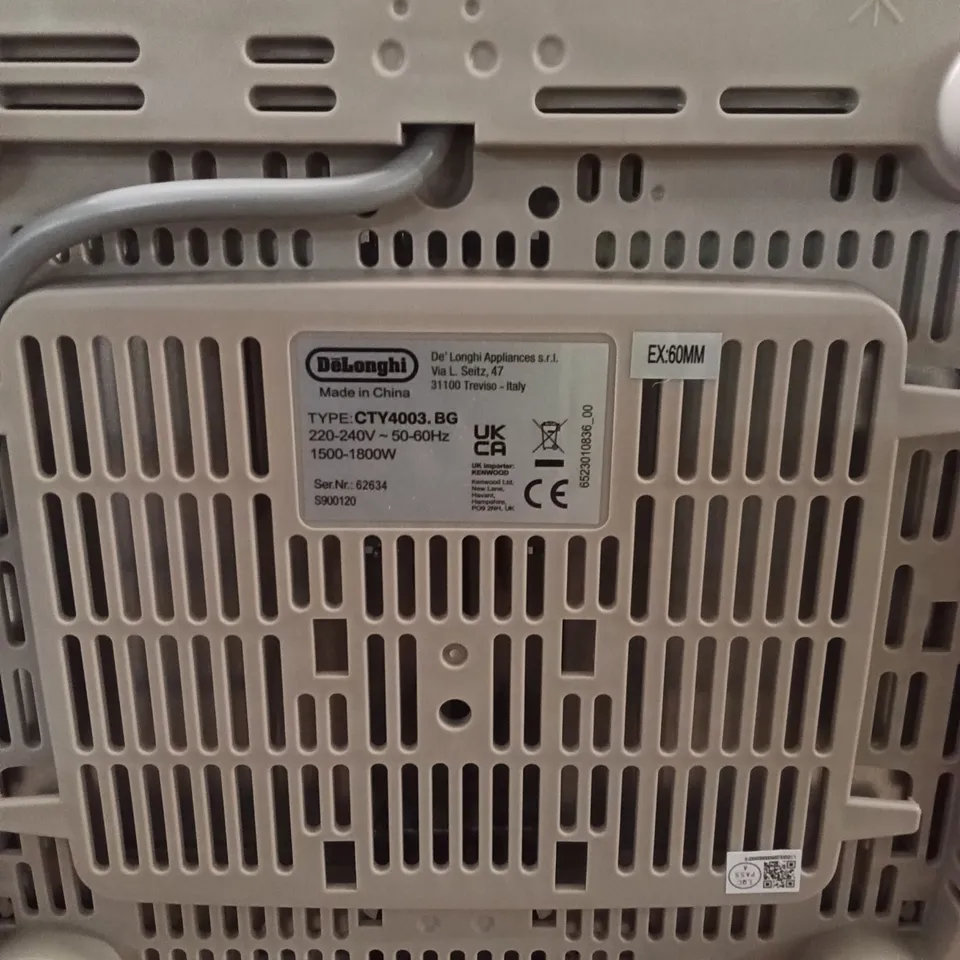 BOXED DELONGHI ECLETTICA TOASTER - CTY4003.BG