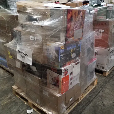 PALLET OF APPROXIMATELY 30 UNPROCESSED RAW RETURN HOUSEHOLD AND ELECTRICAL GOODS TO INCLUDE;