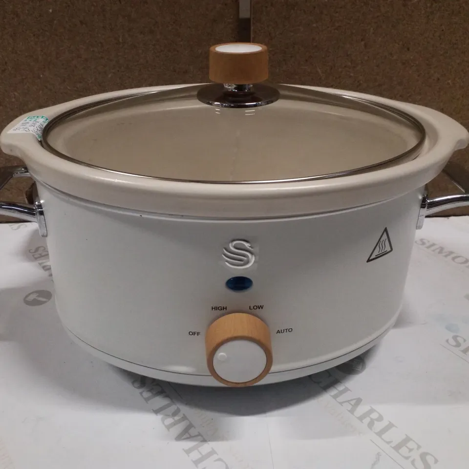 BOXED SWAN 3.5L SLOW COOKER - COTTON WHITE