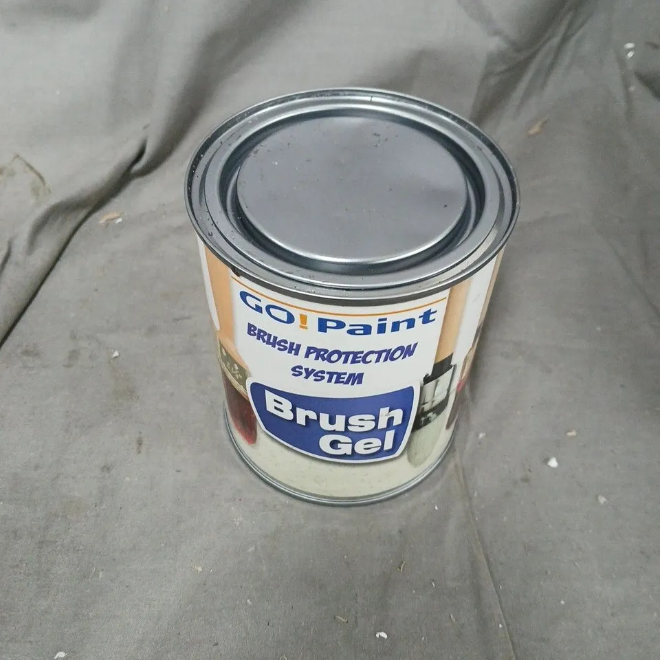 BOX OF APPROXIMATELY 12 ITEMS TO INCLUDE: ELECTRIC HOT WATER BOTTLE AND BRUSH GEL