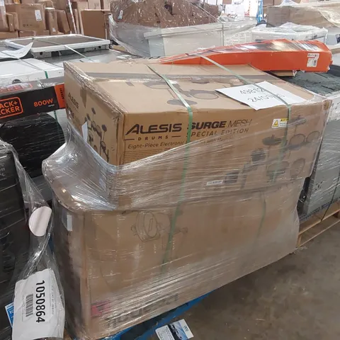 PALLET OF APPROXIMATELY 4 UNPROCESSED RAW RETURN HOUSEHOLD AND ELECTRICAL GOODS TO INCLUDE;