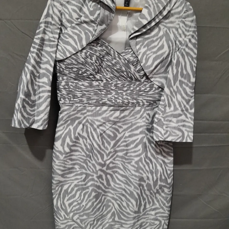 MONTIQUE SILVER PATTERENED DRESS WITH JACKET - UK 10