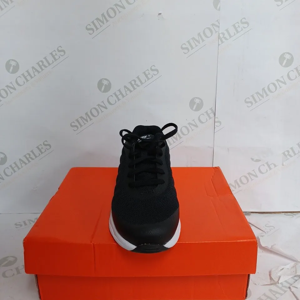 NIKE AIR MAX INVIGOR IN BLACK & WHITE - KIDS UK 13.5