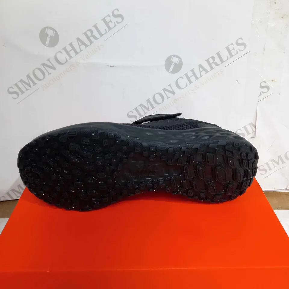 BOXED NIKE KIDS' REVOLUTION 6 SHOES, BLACK - SIZE 1.5