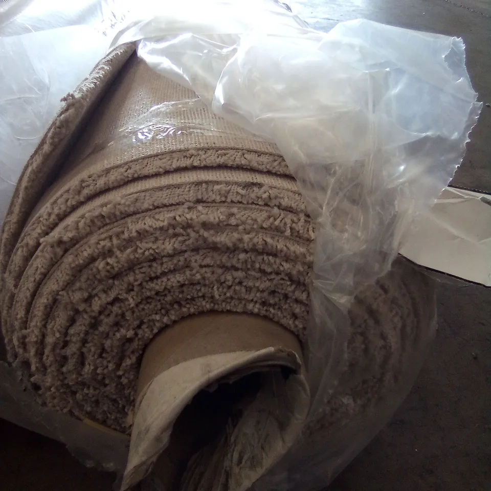 ROLL OF QUALITY ULTIMATE IMPRESSIONS MERIT CARPET 8*5M