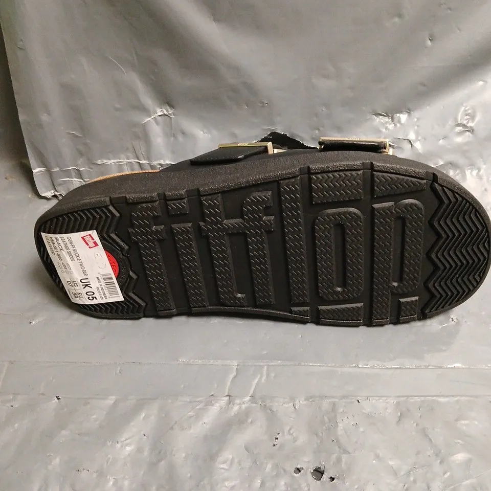 PAIR OF FITFLOP BUCKLE TWO BAR LEATHER SLIDES - 5