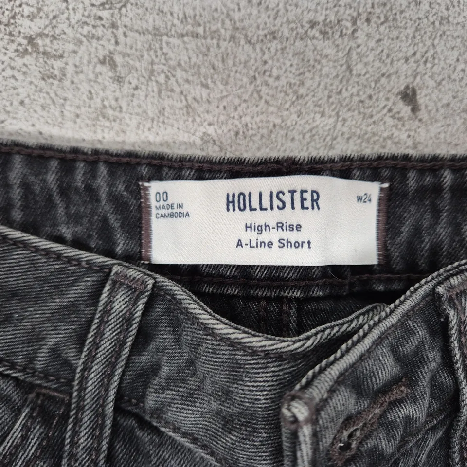 HOLLISTER HIGH-RISE A-LINE SHORT DENIM SHORTS – UK4 (US 00)