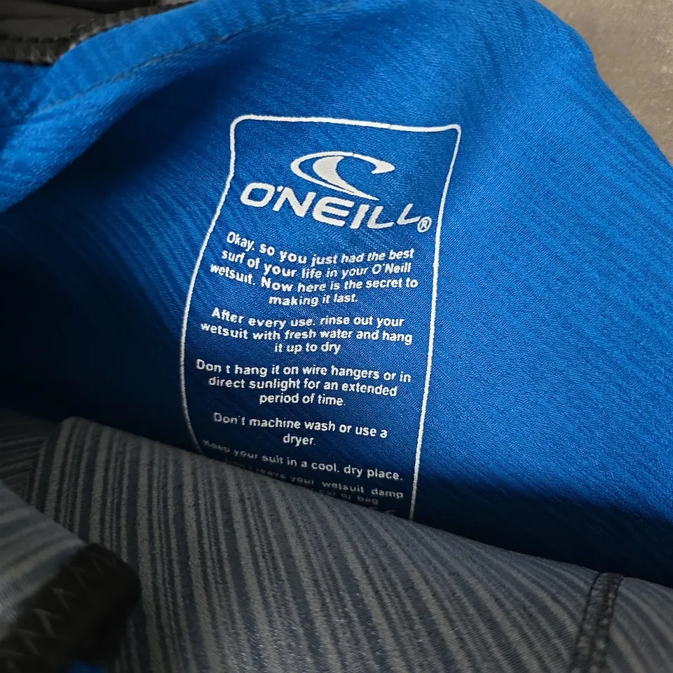 O'NEILL WOMENS HYPERFREAK 5/4+ CHEST FULL ZIP IN SHADE/NAVY - SIZE 4