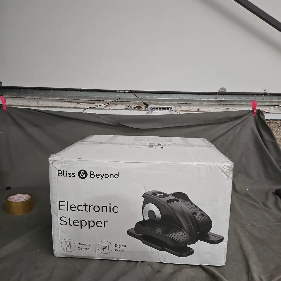 BLISS & BEYOND ELECTRONIC STEPPER – BOXED WITH REMOTE CONTROL & DIGITAL PANEL