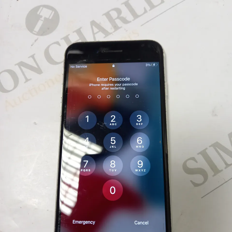 APPLE IPHONE WHITE