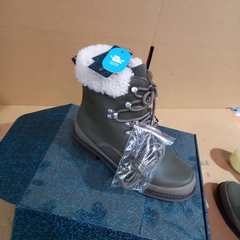 Emu Okab Waterproof Boot size 5 