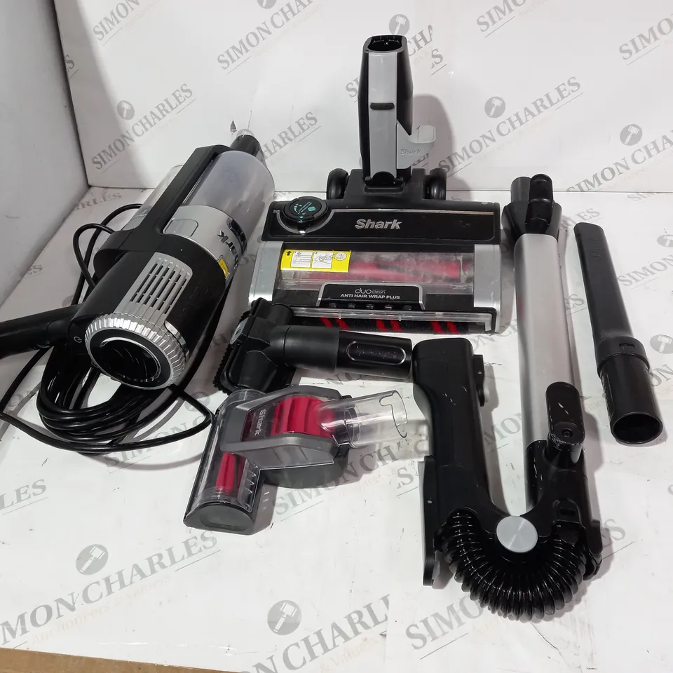 SHARK STRATOS ANTI HAIR WRAP PET PRO VACUUM CLEANER