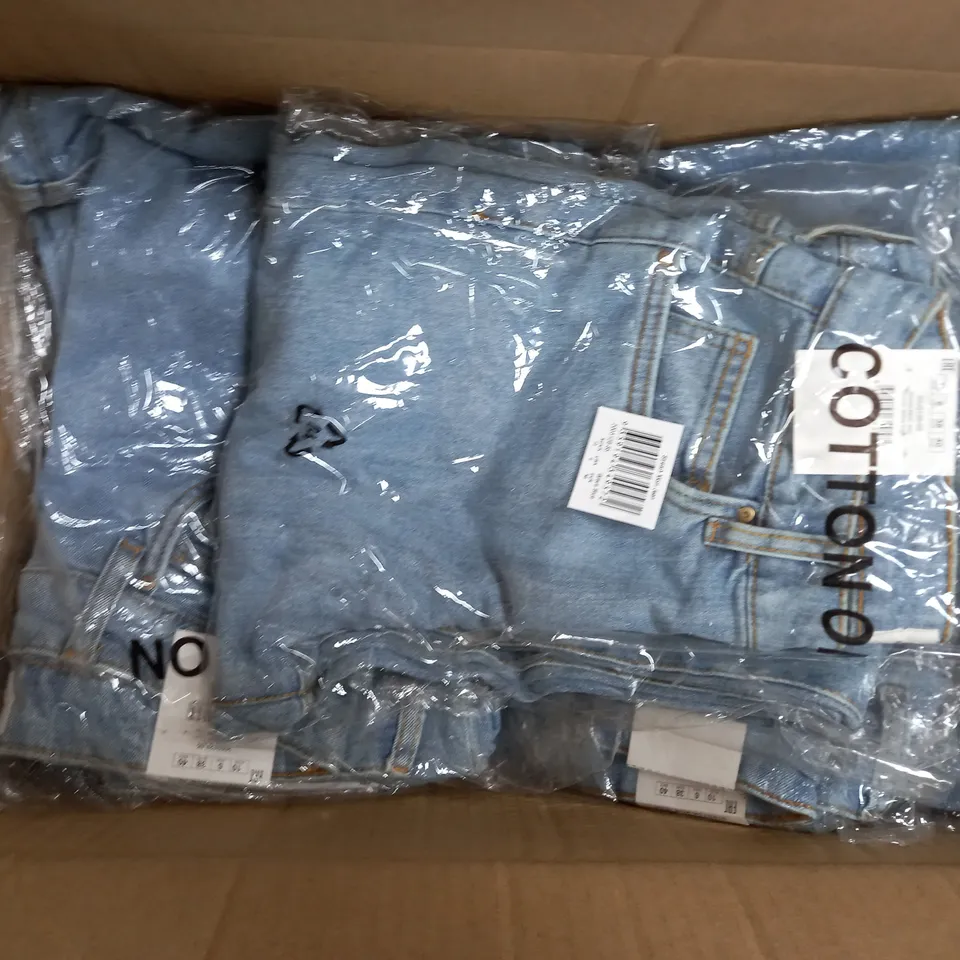 APPROXIMATELY 140 STRETCH MOM JEANS IN WAVE BLUE IN VARIOUS SIZES - COLLECTION ONLY