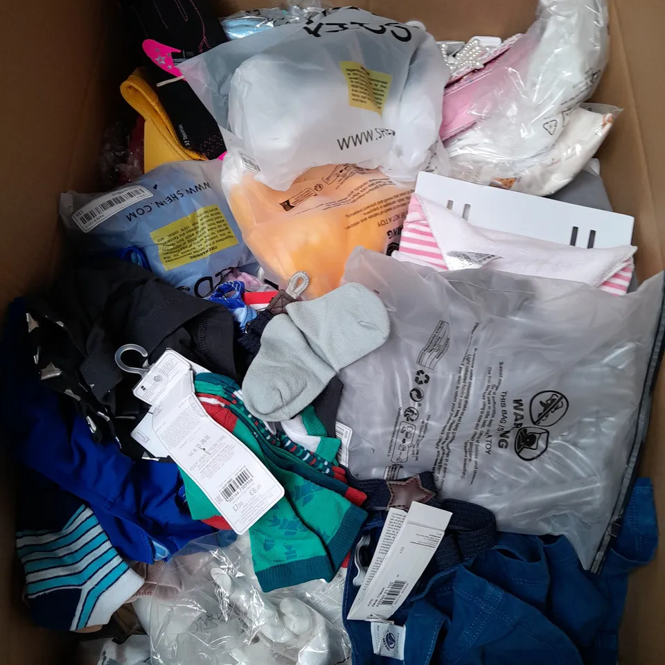 BOX OF APPROXIMATELY 35 ASSORTED KIDS CLOTHING ITEMS TO INCUDE - TROUSERS , SHIRT , SHORTS ETC