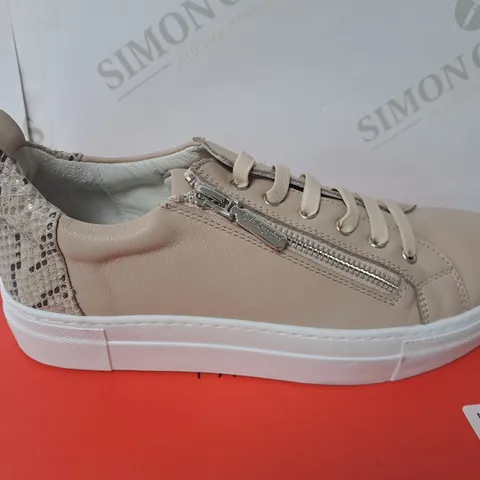 BOXED PAIR OF RUTH LANGSFORD ZIP DETAIL BEIGE LEATHER TRAINERS - SIZE 5