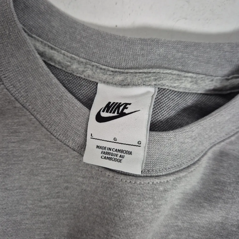 NIKE GREY SWEATSHIRT – LOGO CHEST, SIZE L (UK) – COTTON/POLY BLEND