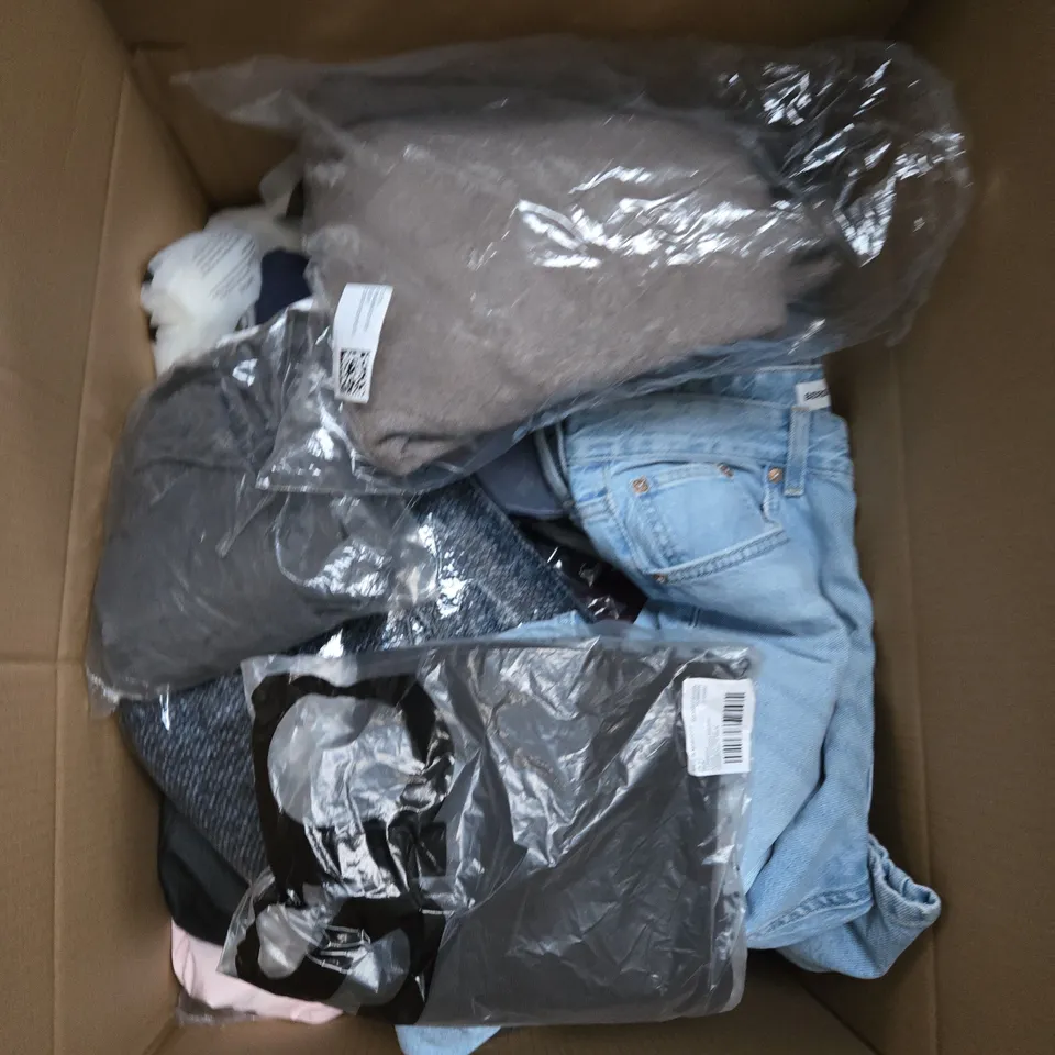 LARGE BOX OF ASSORTED CLOTHING ITEMS IN VARIOUS STYLES, SIZES AND COLOURS