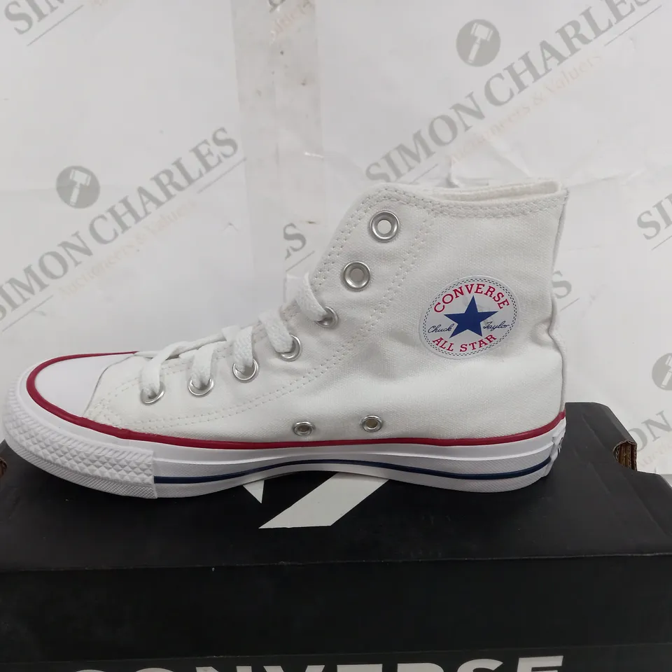 BOXED PAIR OF CONVERSE FOOTWEAR SIZE 4 