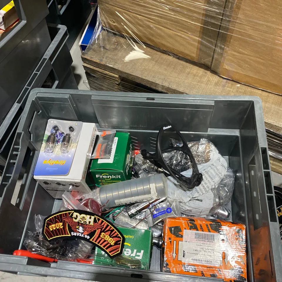 TRAY OF ASSORTED ITEMS TO INCLUDE: MOJO LOCKS, GLASS CLEANER, DEMON COOL, NSK BEARINGS ETC