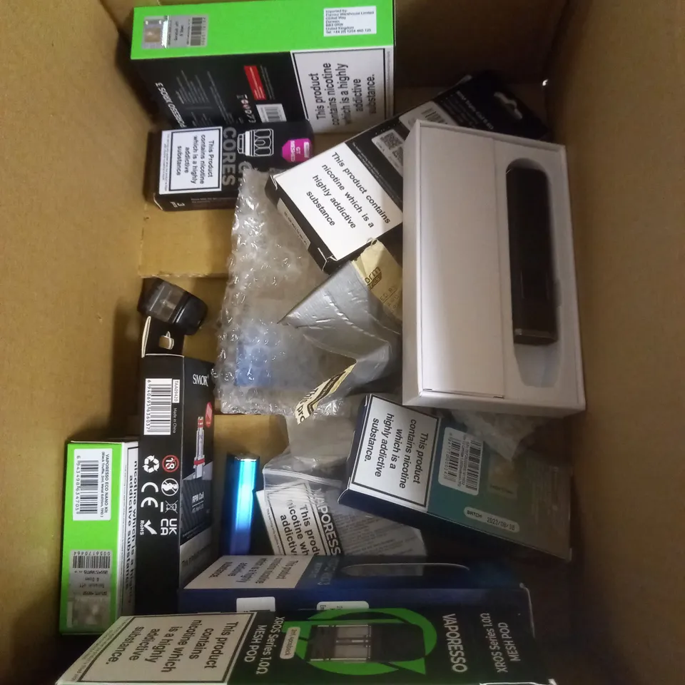 APPROXIMATELY 20 VAPES & E-CIGARETTES TO INCLUDE - VAPORESSO XROS 3 NANO - INNOKIN EZ.WATT - OXVA XSLIM PRO - ETC