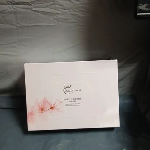 BEAUTYTURESS SAKURA ESSENCE DELICATE MOISTURISING 12-PIECE SET 