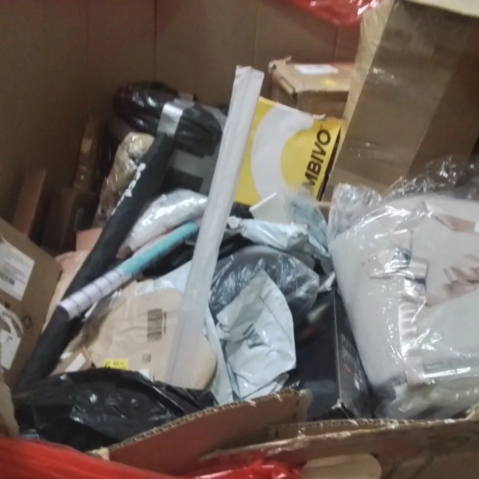 PALLET OF ASSORTED HOUSEHOLD GOODS AND PRODUCTS TO INCLUDE;DANCE MAT,PHOTO FRAMES,CUSHION