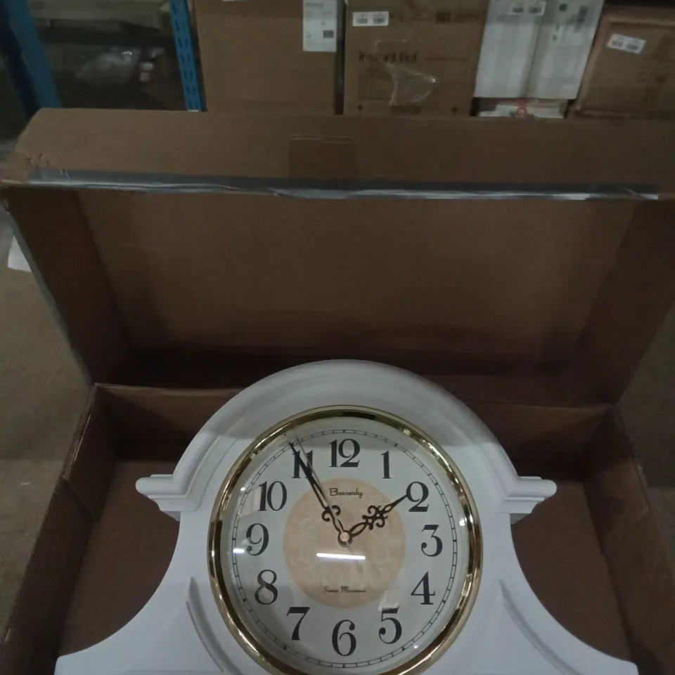 BOXED BEASLY SWEEP MOVEMENT CLOCK (WHITE) 