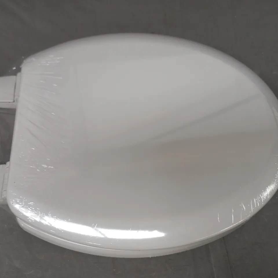 BOXED UNBRANDED TOILET SEAT IN GREY