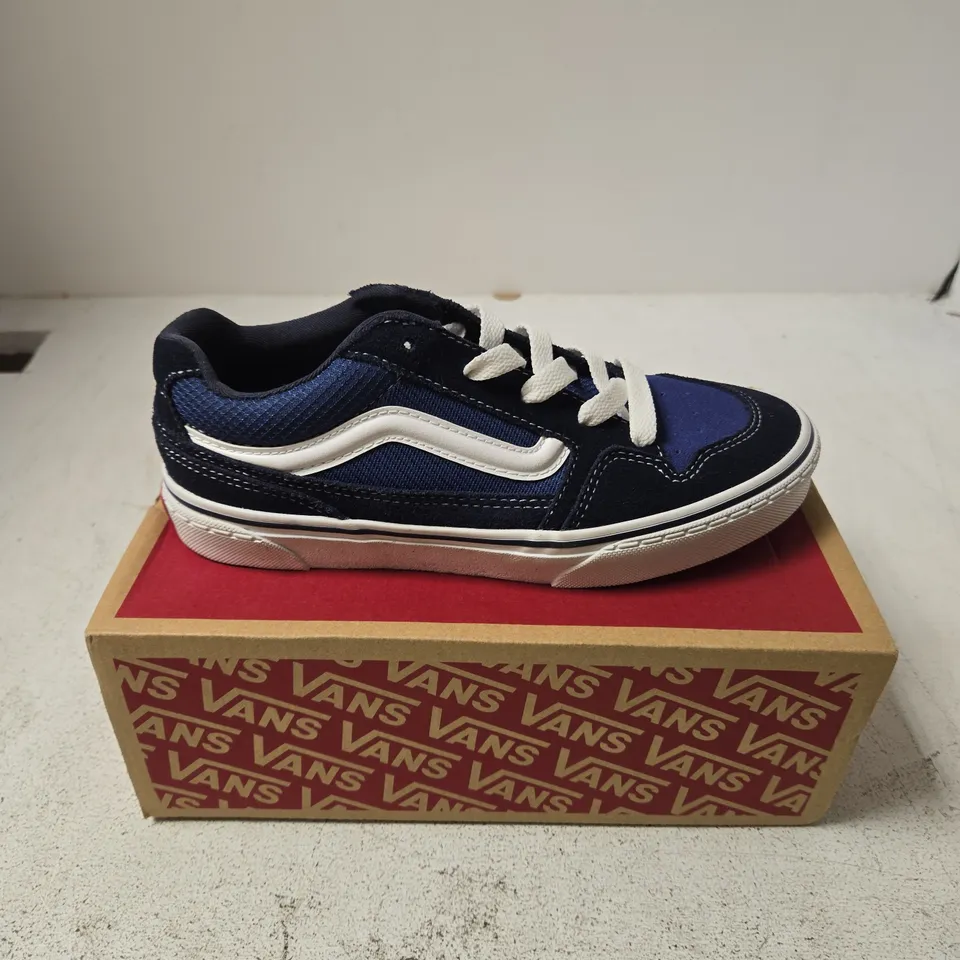 VANS NAVY SUEDE/MESH TRAINERS WITH WHITE SIDE STRIPE – UK 4