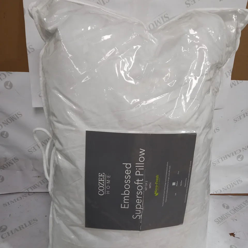 2 WHITE PILLOWS WITH FEATHER 