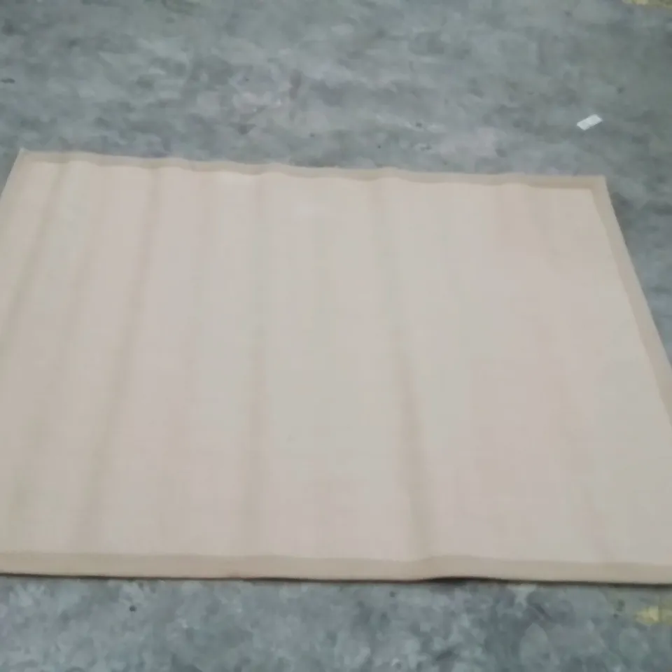 QUALITY DESIGNER AREA RUG - APPROXIMATELY 210X140CM