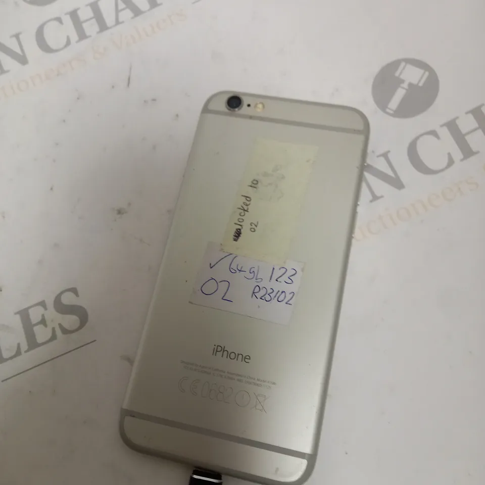 APPLE IPHONE 6 - SILVER 
