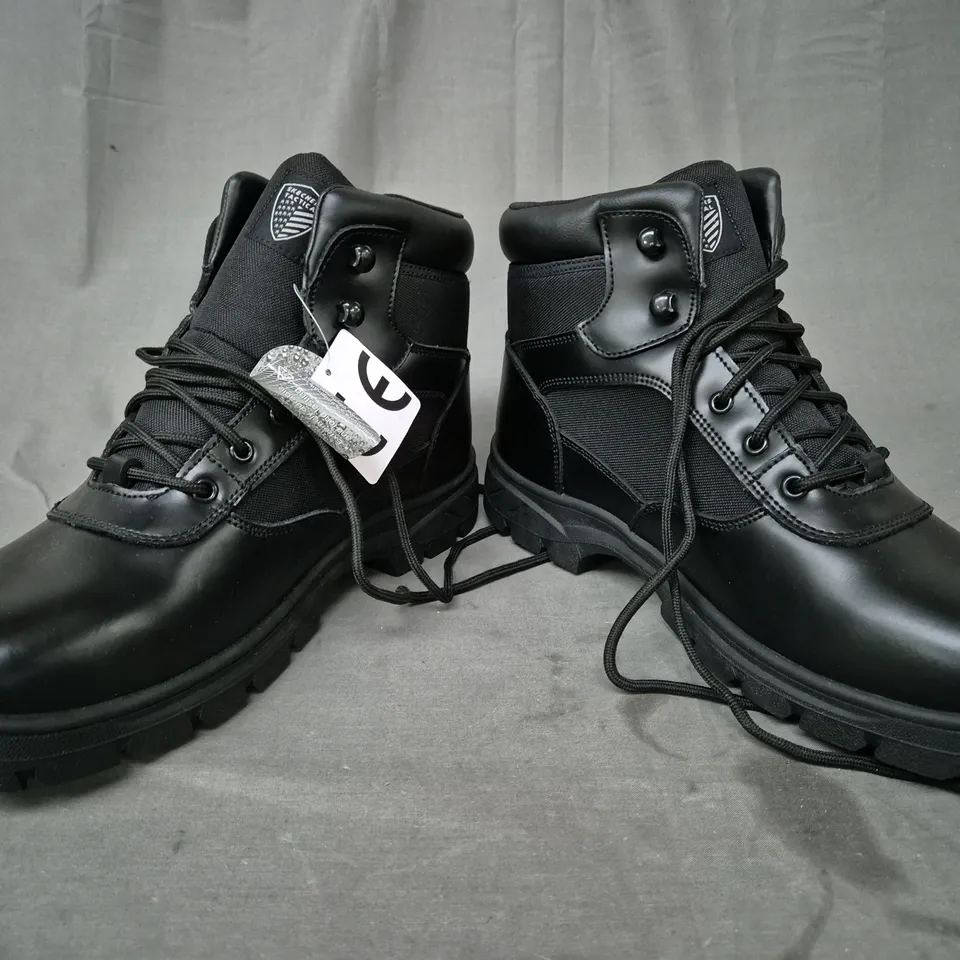 PAIR OF SKECHERS TACTICAL ANKLE BOOTS IN BLACK UK SIZE 11