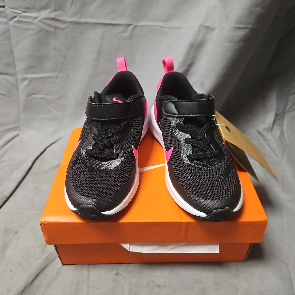 BOXED NIKE KIDS' BLACK & PINK TRAINERS - UK 9.5 (US 10C)