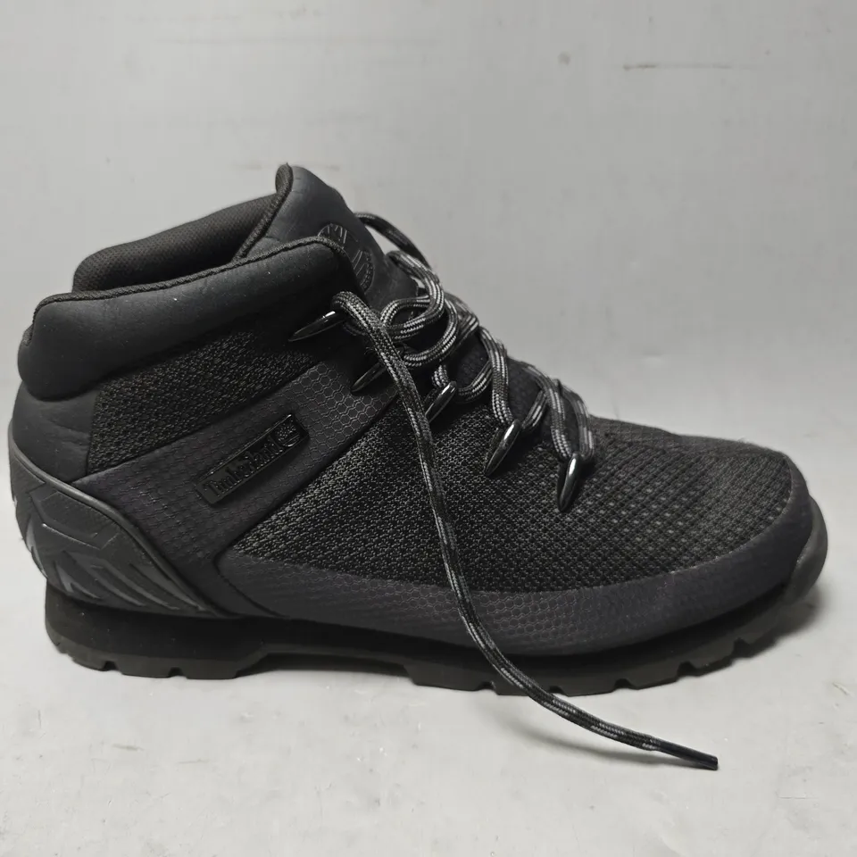TIMBERLAND BLACK BOOTS - UK 9 