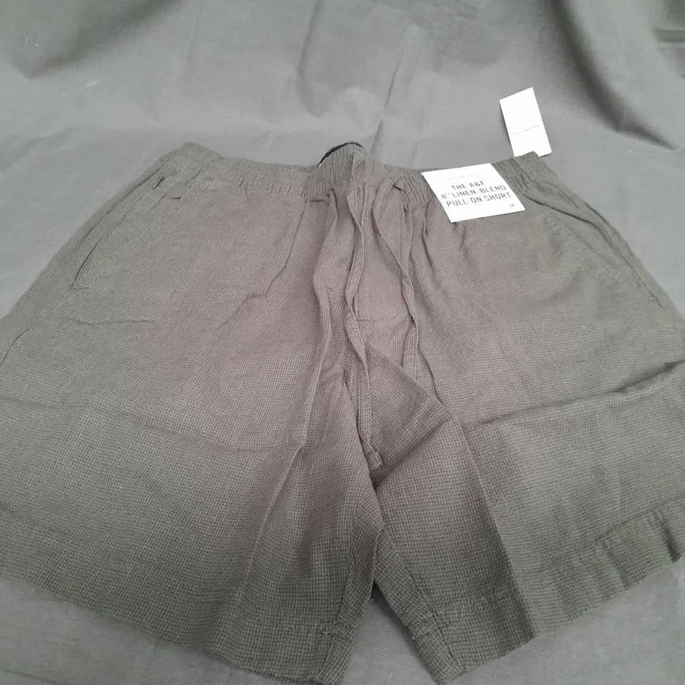 ABERCROMBIE & FITCH STRECH KHAKI SHORTS - MEDIUM