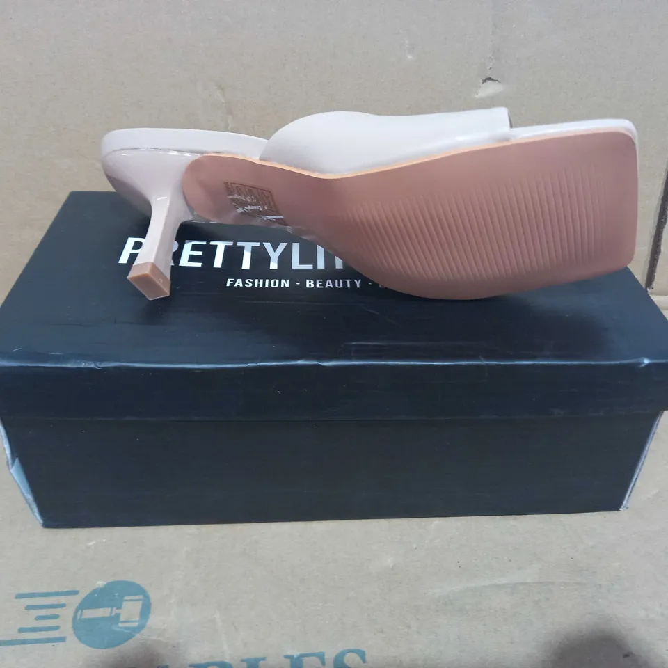 BOXED PAIR OF PRETTY LITTLE THING HEELS IN NUDE COLOUR UK SIZE 3