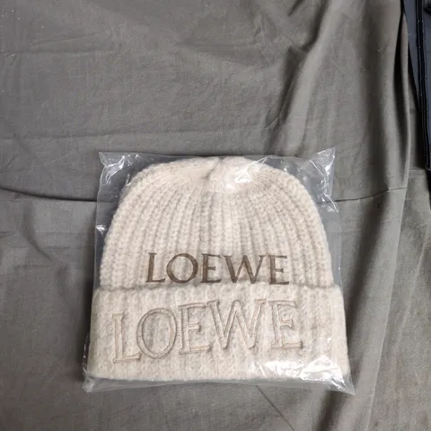 LOEWE BEIGE KNIT BEANIE