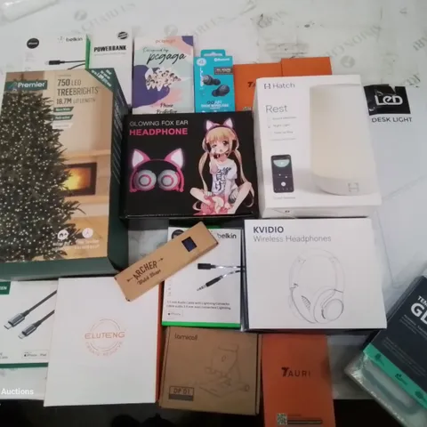 BOX CONTAINING LARGE AMOUNT OF MIXED BOXED ELECTRICAL ITEMS PHONE ACCESSORIES LIGHTING ETC.	