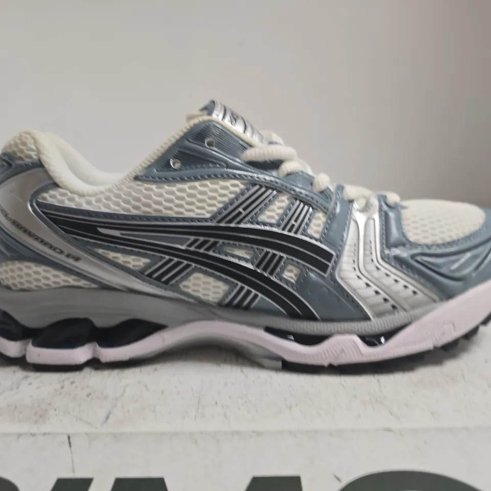 ASICS RUNNING SHOES – UK SIZE 7.5