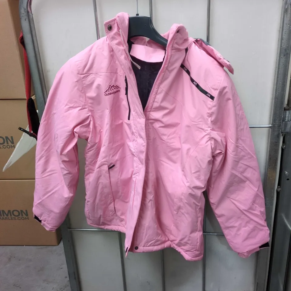 BOX OF APPROXIMATELY 25 ASSORTED CLOTHING ITEMS TO INCLUDE: BLUE JOGGERS AND PINK COAT