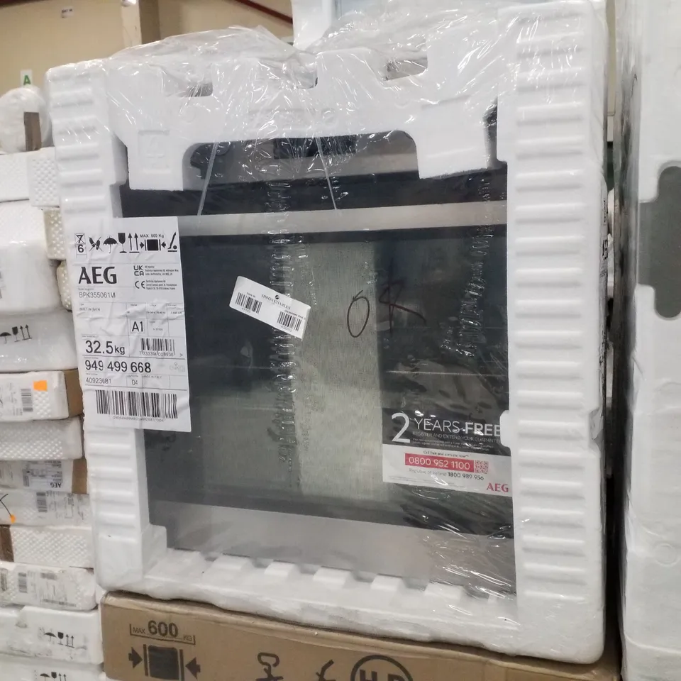 AEG BPK355061M 6000 STEAMBAKE PYROLYTIC SELF CLEAN OVEN