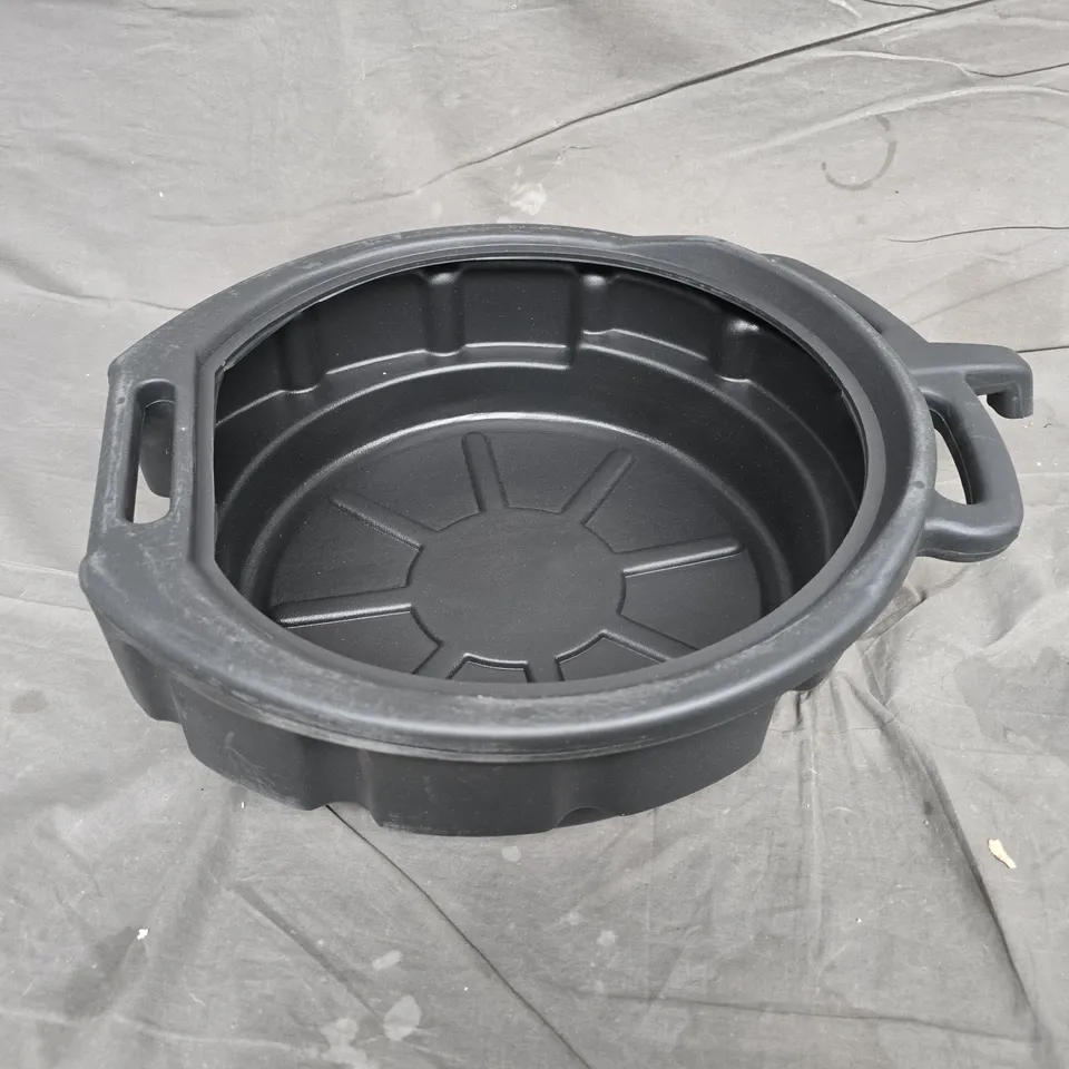 BOXED DKIEI PLASTIC OIL BASIN – ROUND, BLACK WITH HANDLES (SKU AI1083)