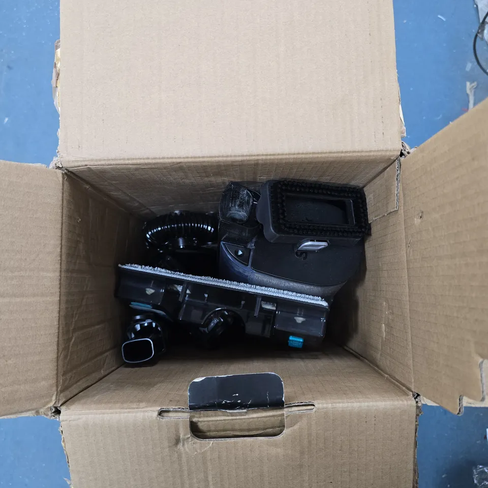 SHARK STRATOS CORDLESS VACUUM W/ ANTI HAIR WRAP & CLEAN SENSE IQ IZ400UKT