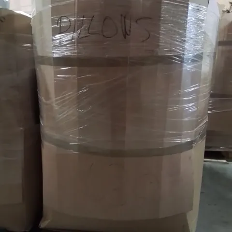 PALLET CONTAINING A LARGE QUANTITY OF PILLOWS 