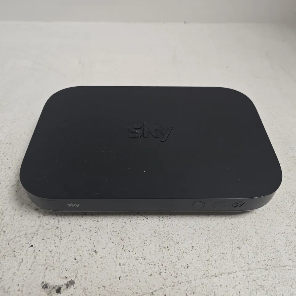 BOXED SKY Q MINI EM150UK - E