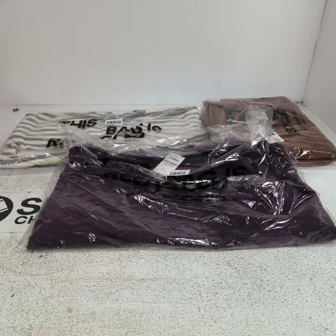 BOX OF APPROXIMATELY 20 ASSORTED CLOTHING ITEMS TO INCLUDE CROPPED FLEECE SWEATSHIRT, GARAGE JACKET ETC