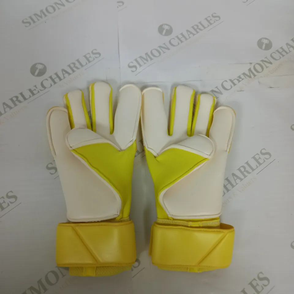 NIKE VAPOR GRIP 3 GOALKEEPER GLOVES SIZE 9